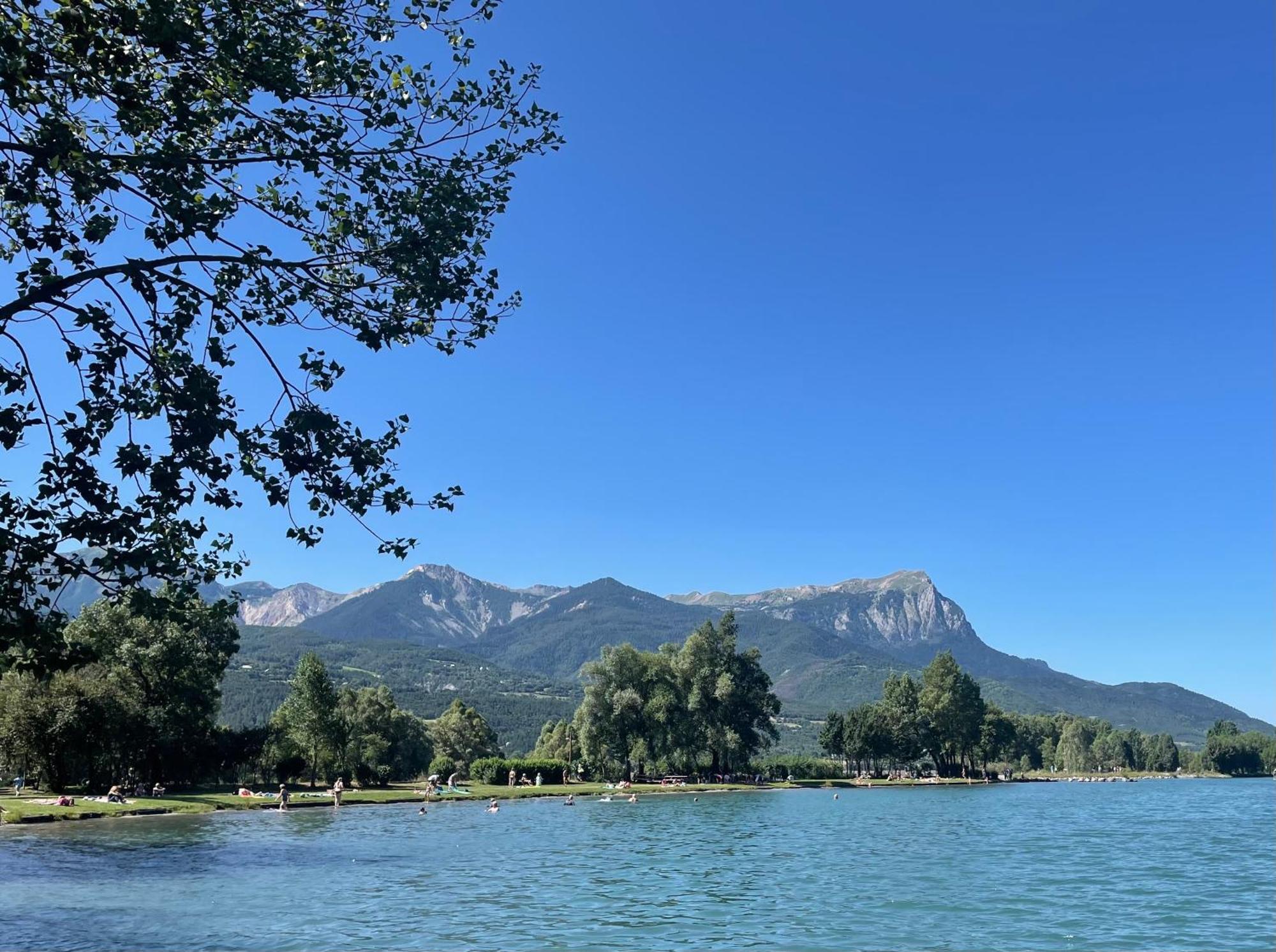 Maison Tres Agreable Avec Exterieurs, Bien Situee Au Plan D'Eau Embrun Εξωτερικό φωτογραφία